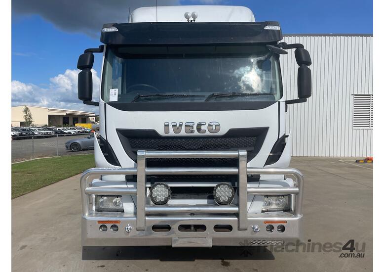 caption Iveco Stralis 460 EEV Prime Mover