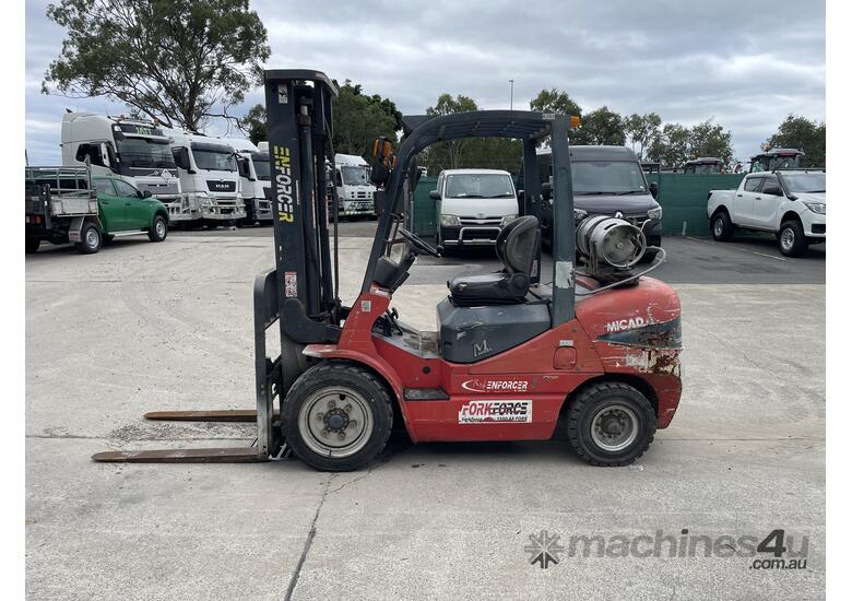 caption Enforcer FGL35T-MWAB LPG Forklift