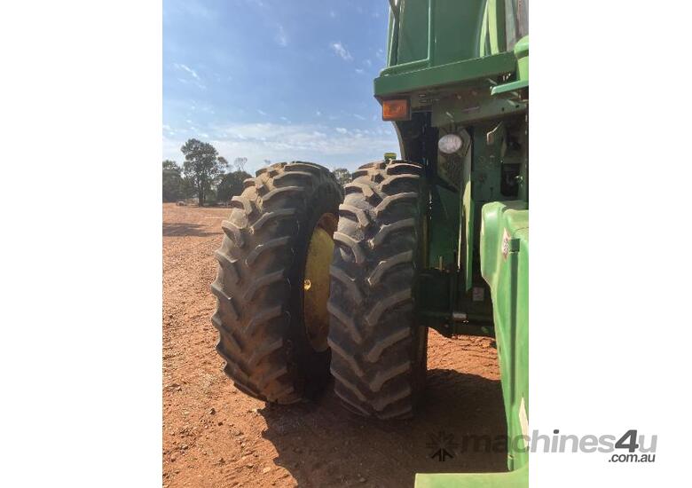 caption JD S670 HARVESTER