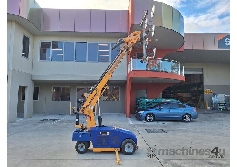 caption 2020 QuattroLifts V800 Material Handler