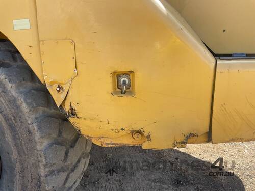 caption 2003 Caterpillar 725C Articulated Dump Truck