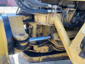 2003 Caterpillar 725C Articulated Dump Truck - picture2' - Click to enlarge
