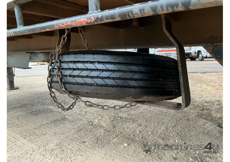 1991 Lombardi Single Axle Curtainside Pig Trailer