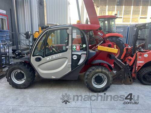 caption 2015 Manitou MT-X 625