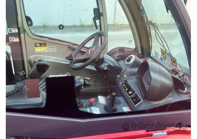 caption 2015 Manitou MT-X 625