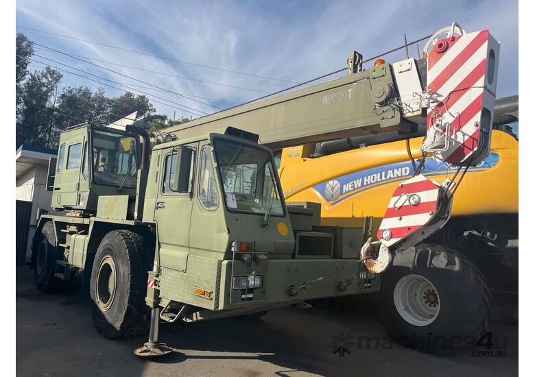 caption 1989 Tadano AR200M Crane