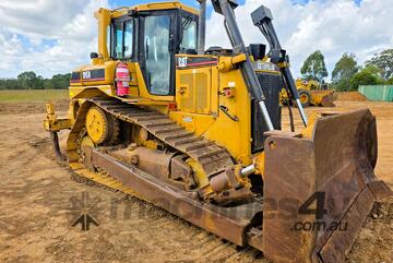 Caterpillar 2002   D6r Xl
