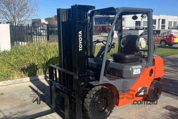 Toyota Forklift 2.5T Container Mast (Unit#:U929)