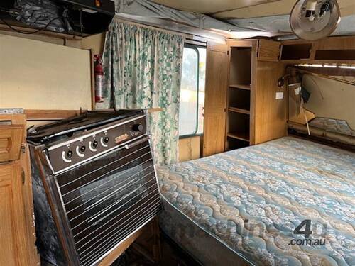 caption 1987 Viscount