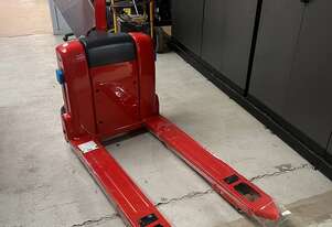 Linde Electric Pallet Truck