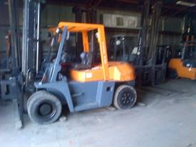 FORKLIFT TCM TOYOTA CROWN FD70Z8 HIRE OR BUY - picture0' - Click to enlarge