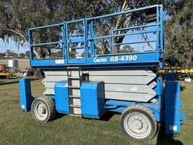GENIE GS-4390 Scissor Lift - picture0' - Click to enlarge