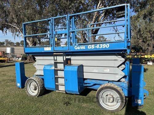 caption GENIE GS-4390 Scissor Lift