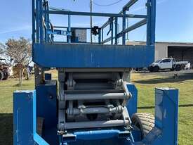 GENIE GS-4390 Scissor Lift - picture2' - Click to enlarge