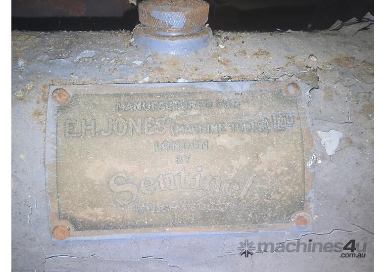 Vintage Milling Machine w Tool Sharpener 