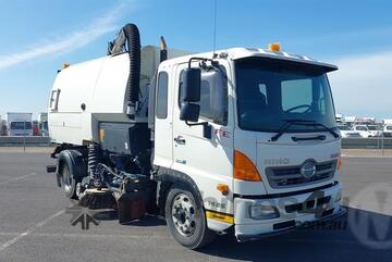 Hino   FE1426 Hino   FE1426
