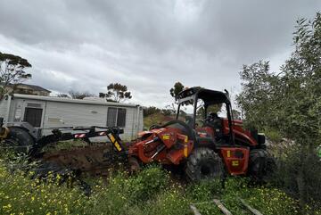 DITCH WITCH RT120 HEAVY DUTY TRENCHER