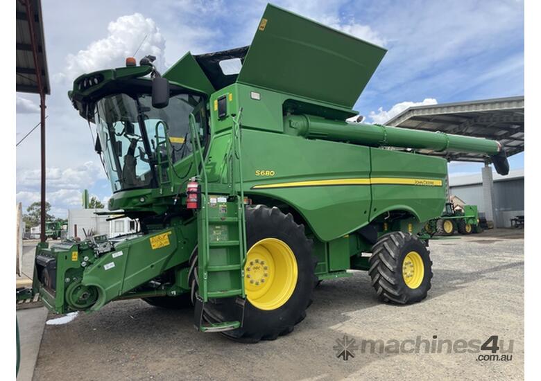 2017 John Deere S680 Combines