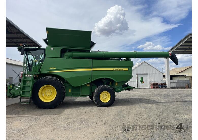 2017 John Deere S680 Combines