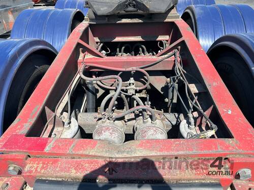 2004 Lucar Standard Tri Axle Refrigerated Pantech A Trailer