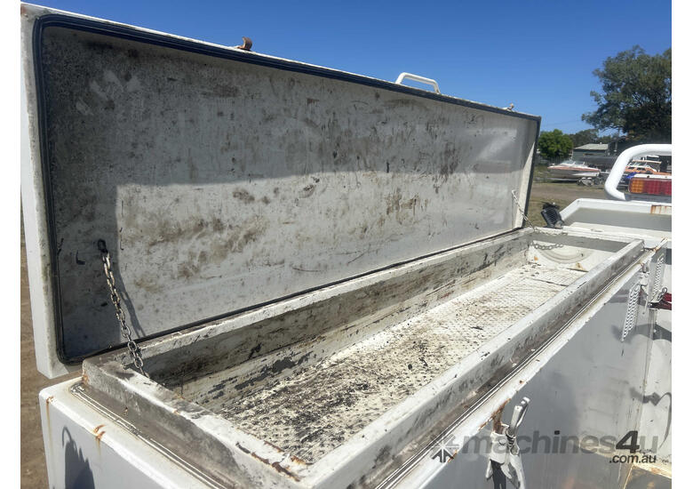 2017 Isuzu NPS 75-155 Service Body / Crane Truck