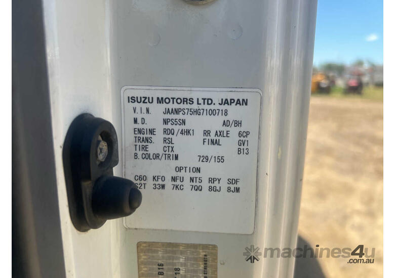 2017 Isuzu NPS 75-155 Service Body / Crane Truck