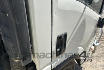 2012 Isuzu NNR 200 Medium NH 4x2 Tray Truck