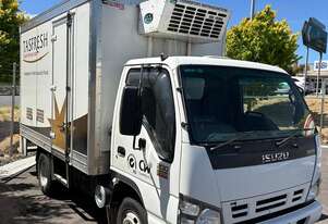 Isuzu 2007   Npr 200