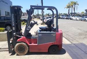 Nichiyu   Electric Forklift