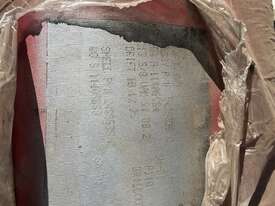 *UNRESERVED* Bulk Lot of Float Shoes, 10 x Pallets  - picture1' - Click to enlarge