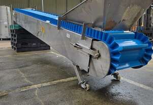 Ausmade Incline Cleated Conveyor