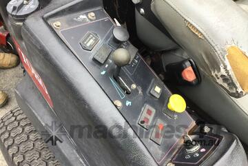 Toro Groundsmaster 7210 w/Debris Blower