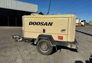 Doosan 9/110 400cfm Portable Air Compressor