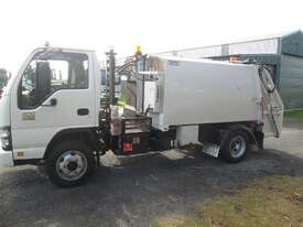 2007 Isuzu NPR400 Garbage Compactor - picture2' - Click to enlarge
