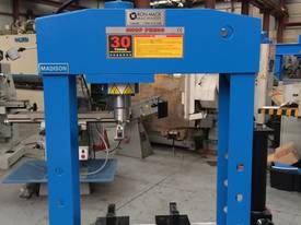 Madison 20 ton manual H Frame Hydraulic Press - picture0' - Click to enlarge