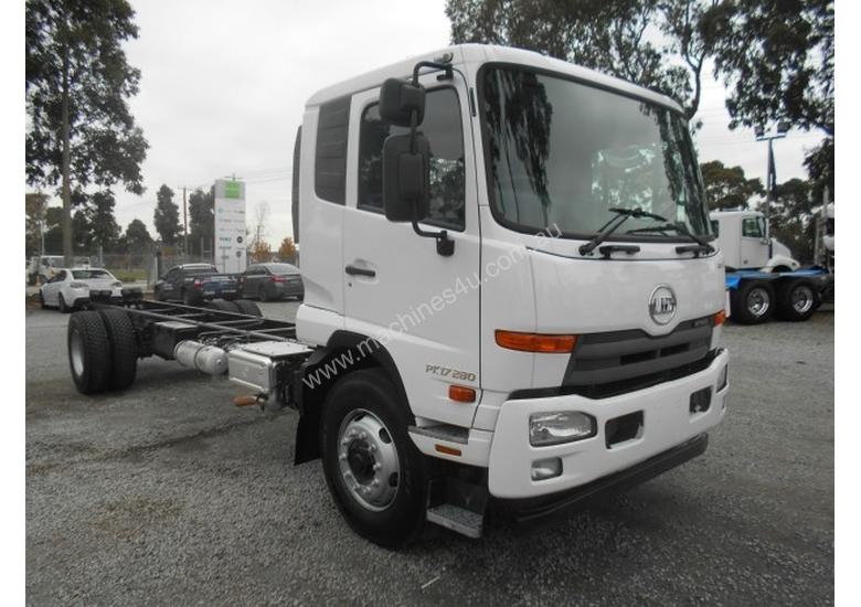 caption UD PK17 280 Cab chassis Truck