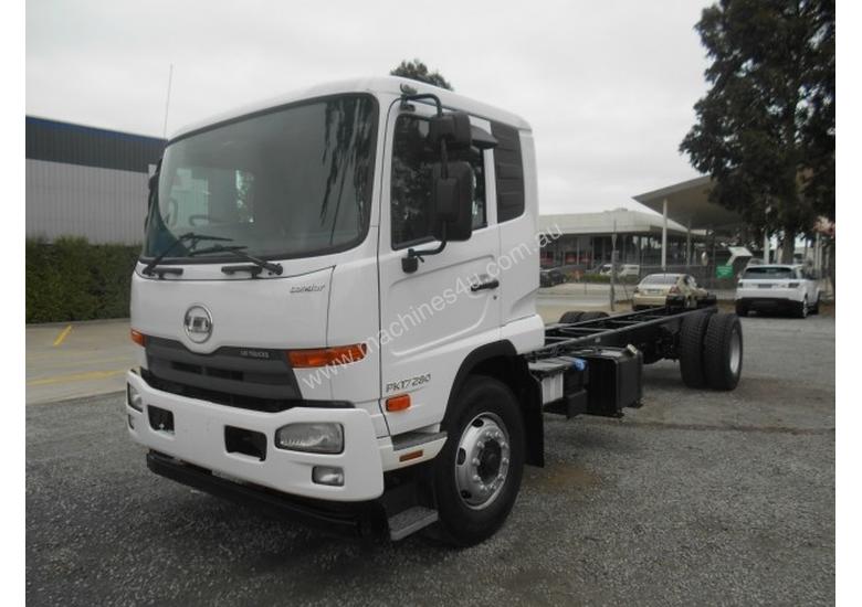 caption UD PK17 280 Cab chassis Truck