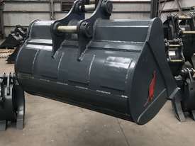 Roo Attachments  10-14 Tonne Mud Batter Bucket 1500 mm - picture1' - Click to enlarge