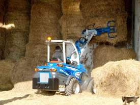 MultiOne Hay Bale Grabber - picture0' - Click to enlarge