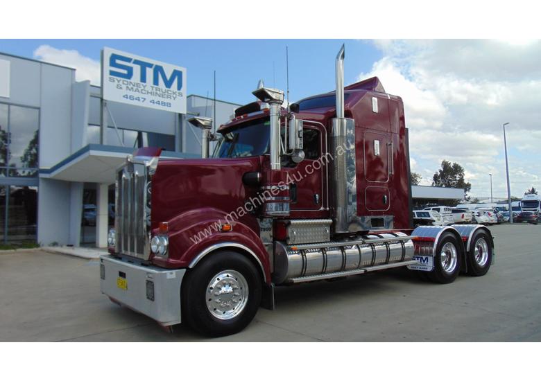 caption Kenworth T909 Primemover Truck