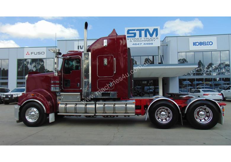caption Kenworth T909 Primemover Truck