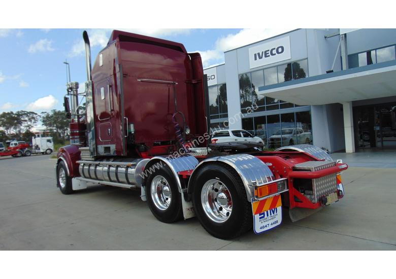 caption Kenworth T909 Primemover Truck