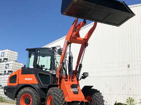KUBOTA R065 Articulated Loader - picture0' - Click to enlarge