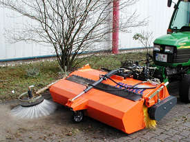Tuchel Kompakt Road Sweeper - picture1' - Click to enlarge