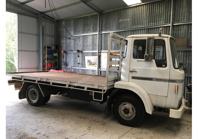 caption dodge d3f tray truck 1976