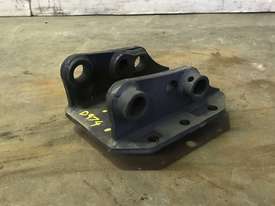 DUAL SIZE HEAD BRACKET TO SUIT 0-2T EXCAVATOR D974 - picture0' - Click to enlarge