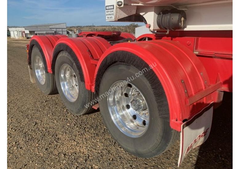 caption Moore Semi Tipper Trailer