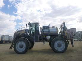 RoGator RG900 Boom Spray Sprayer - picture1' - Click to enlarge