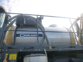 RoGator RG900 Boom Spray Sprayer - picture2' - Click to enlarge