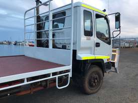 Isuzu Flat Tray Truck - picture1' - Click to enlarge